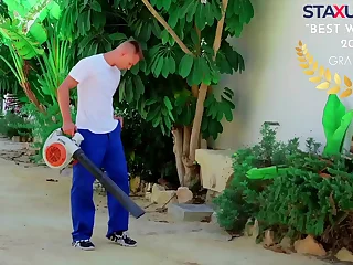 STAXUS :: I catch the gardener masturbating and offer him enveloping my help.