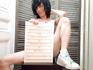 Vidéo de vérification - Jon Arteen - Minet gay nu en chaussettes blanches et baskets Adidas Stan Smith